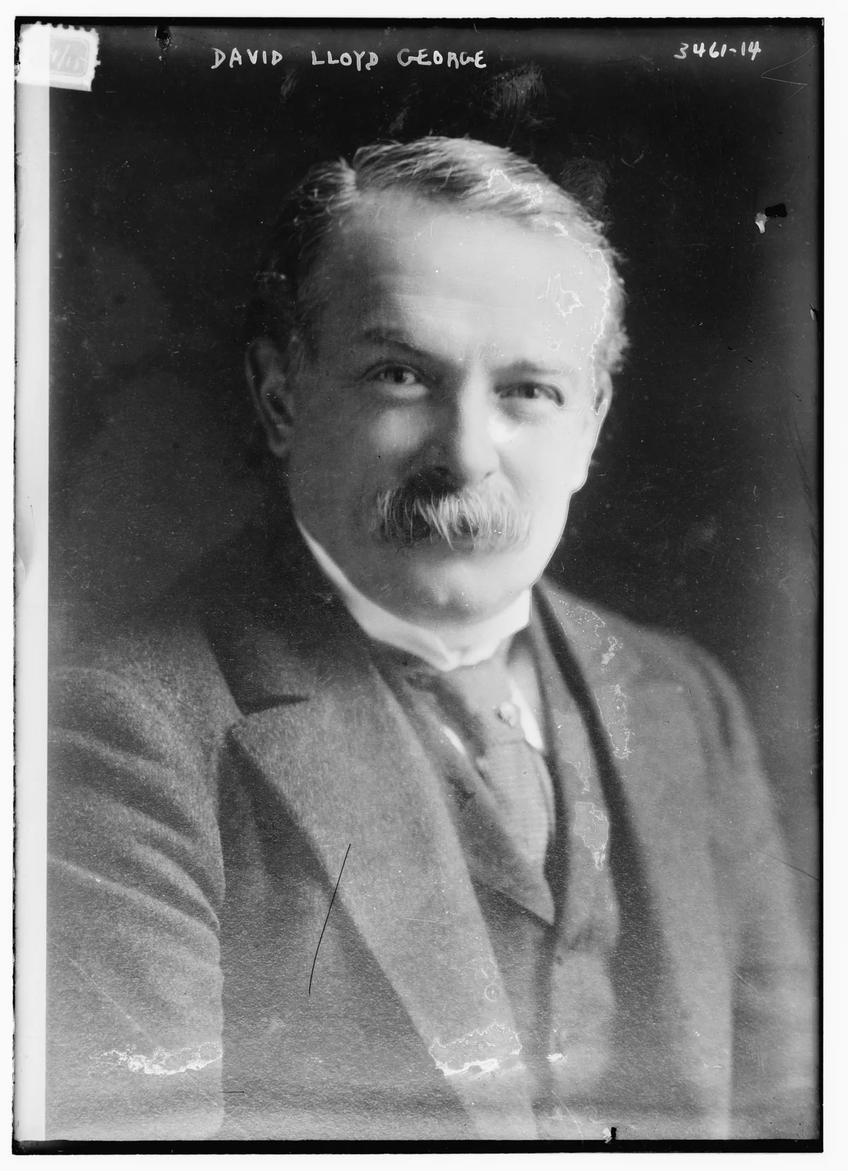 David Lloyd George in an uncropped Bain portrait from circa 1910–1915, with handwritten identification and complete negative borders.
