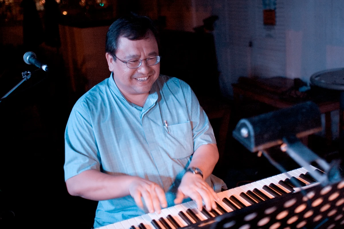 Jeremy Monteiro rehearsing at the piano for the Jazznote Festival at Timbre
