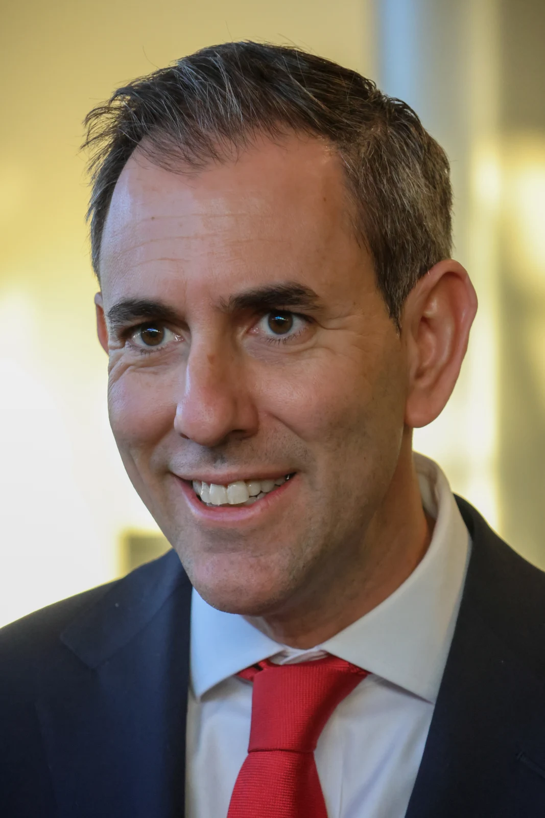 Jim Chalmers at the 2026 Australian Labor Party National Conference, retaining Yu Chu Chin’s entire published portrait frame.