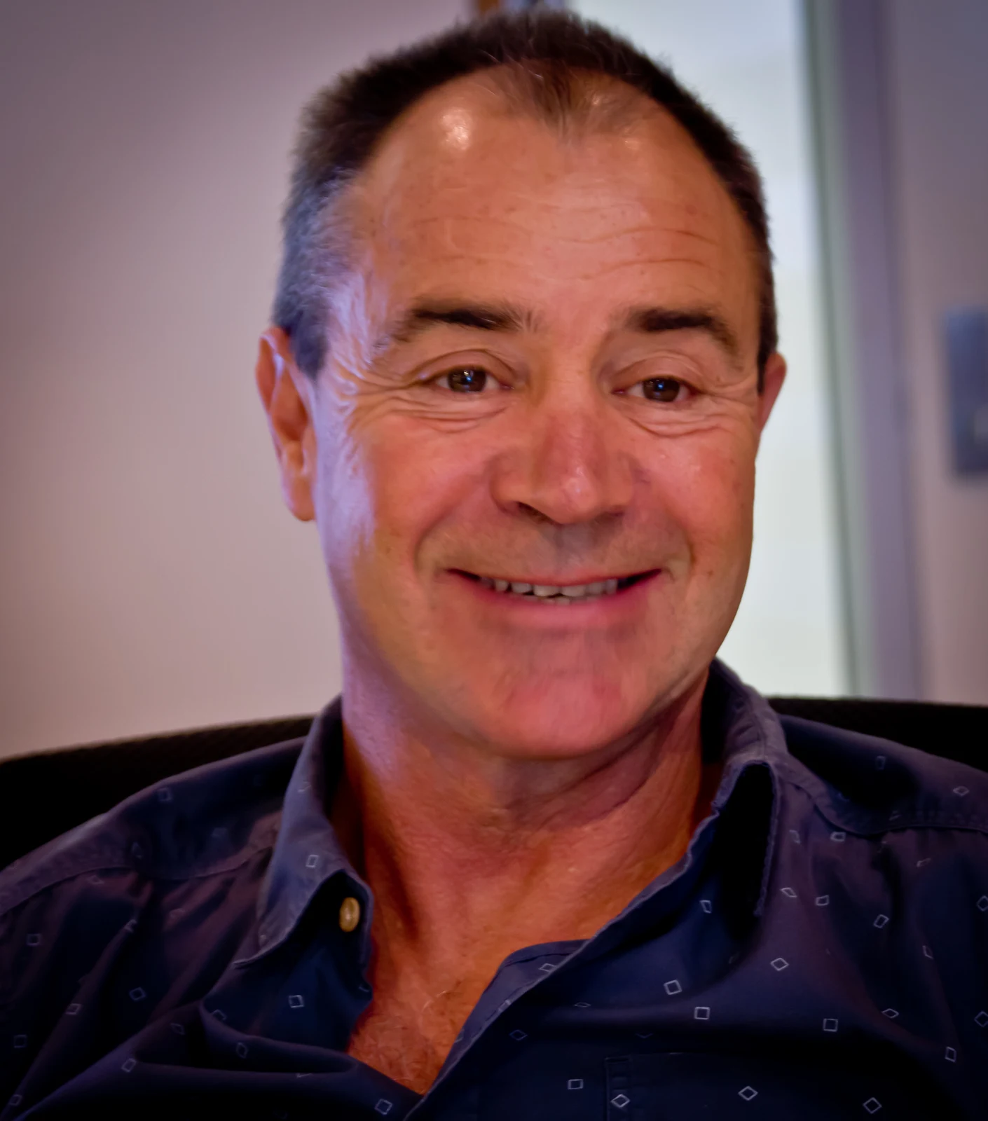 Kim Scott seated at the State Library of Western Australia during a January 2016 Noongarpedia event, in the complete photographer-supplied frame