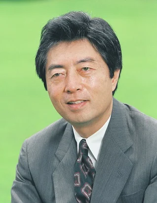 Morihiro Hosokawa in the complete supplied official portrait.
