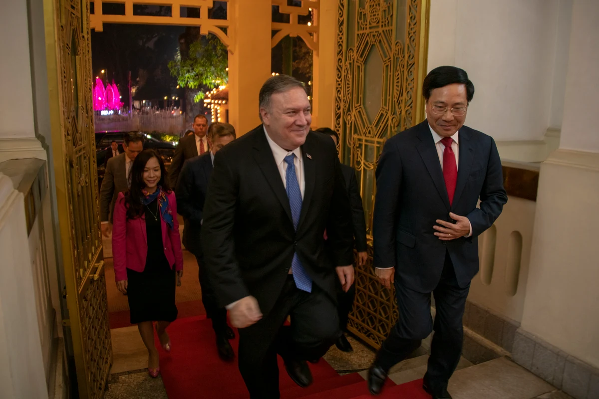 Phạm Bình Minh, right, with US Secretary of State Mike Pompeo in Hanoi on 26 February 2019.