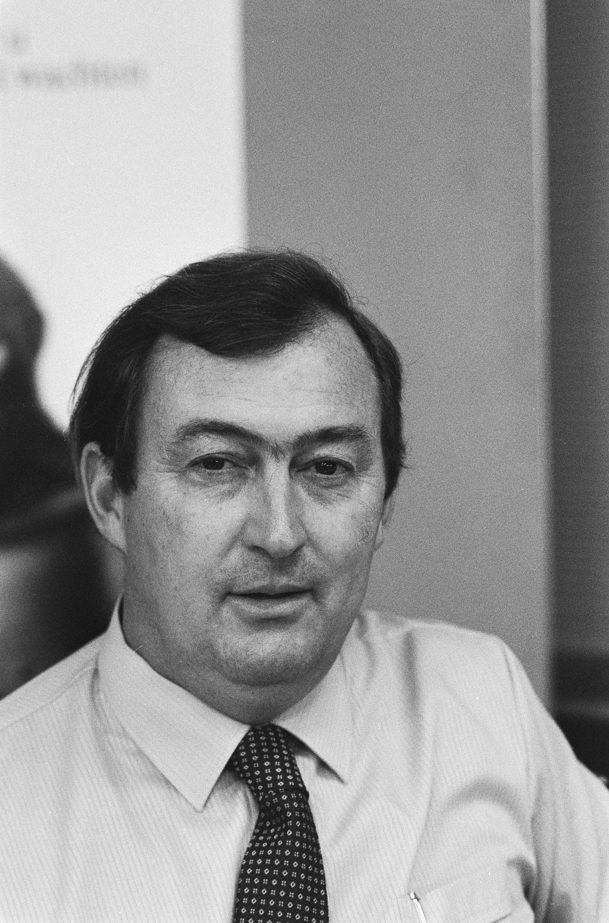 Richard Leakey at the Tropenmuseum in Amsterdam on 2 July 1986, with the entire supplied frame retained.